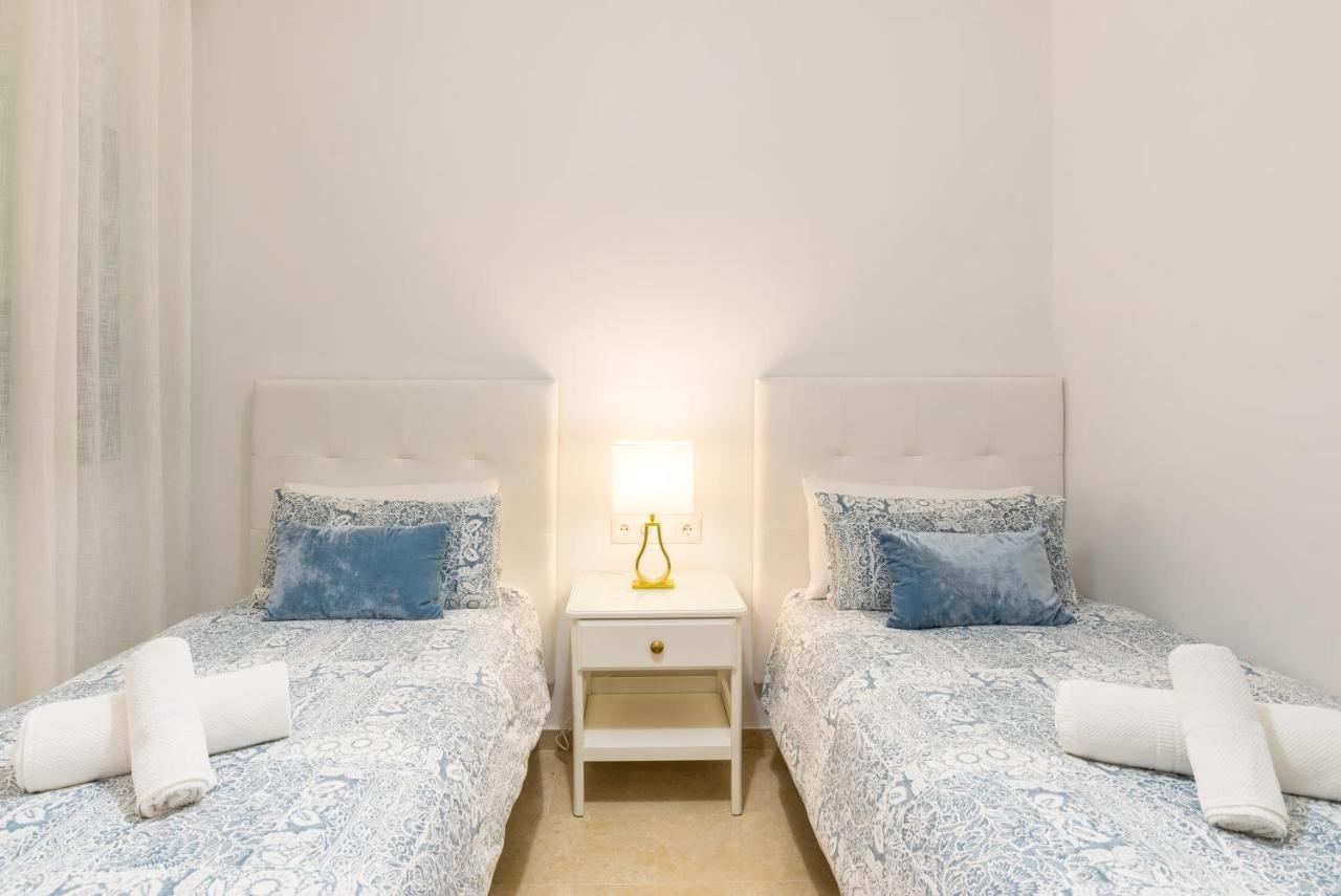 Agua II & Seasonal Pool By Ele Apartments مالقة المظهر الخارجي الصورة